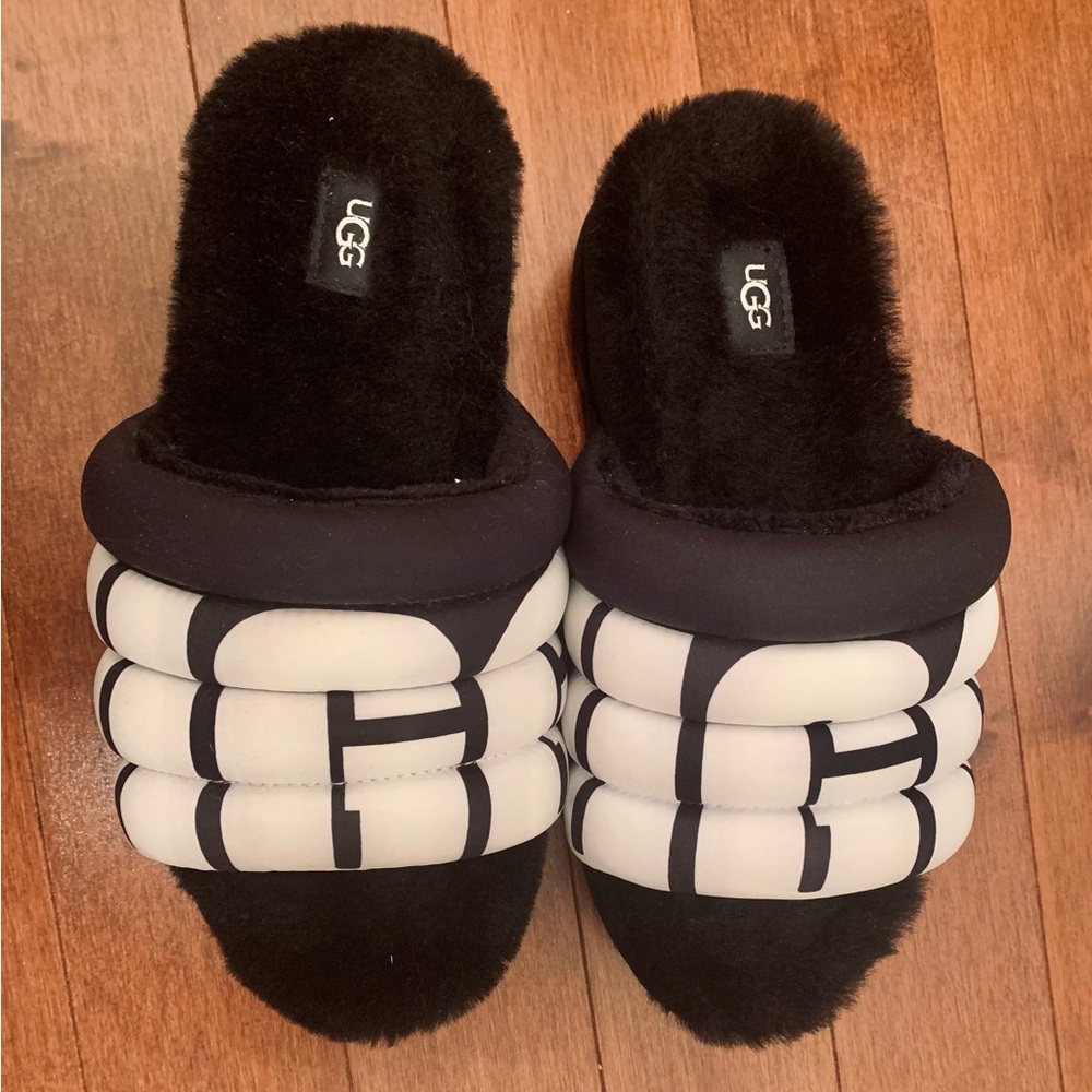 UGG maxi slide slippers